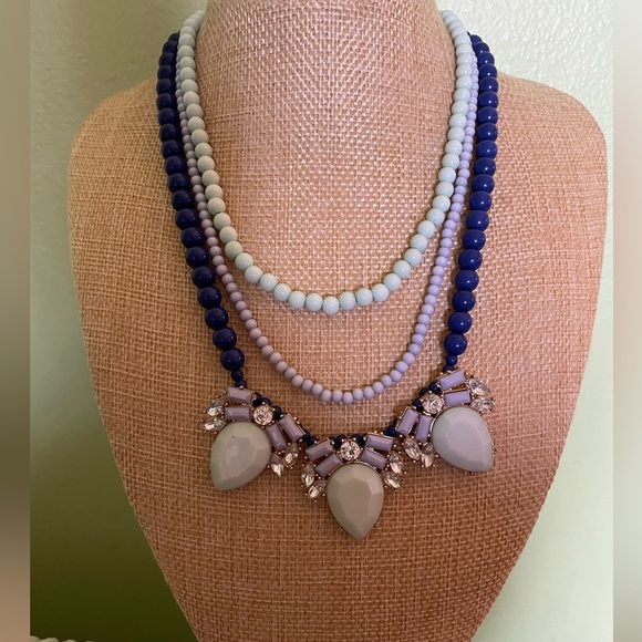 2 Piece Charming Charlie Blue and White Beaded Necklace and matching bracelet - Picture 3 of 8